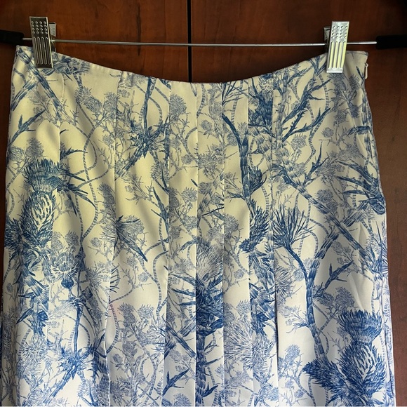 NWT Cedric Charlier Fantasy Print White on Garmentory Skirt / Size 6 - Picture 4 of 16